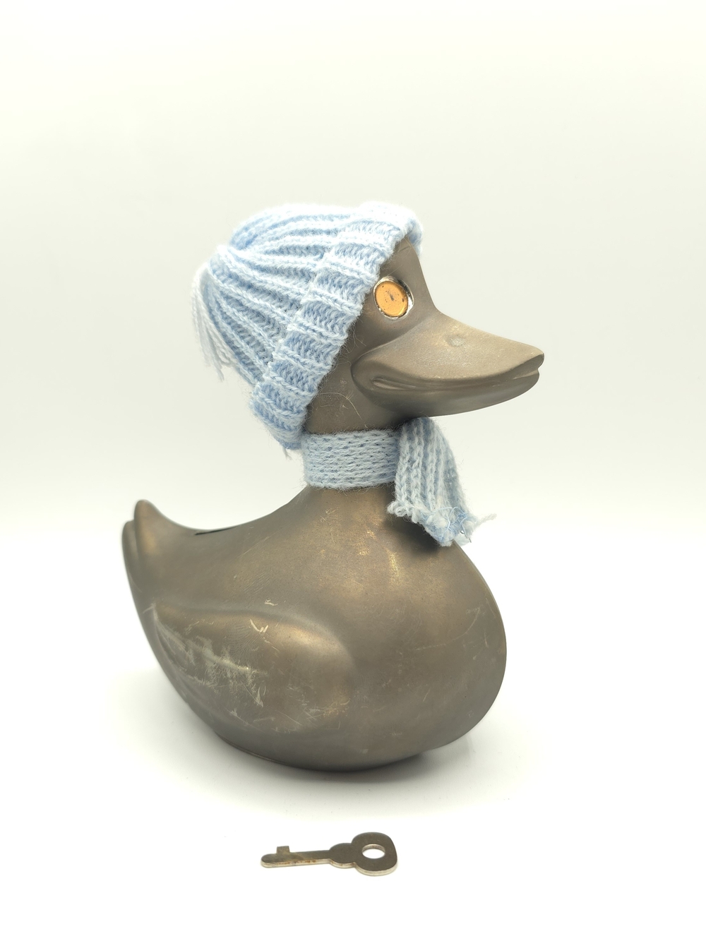 VTG Leonard Silver Plated Duck Coin Bank w/Original Key, Hat, & Scarf, 5"
